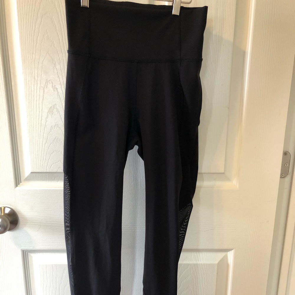 Lululemon black w Mesh High-Rise